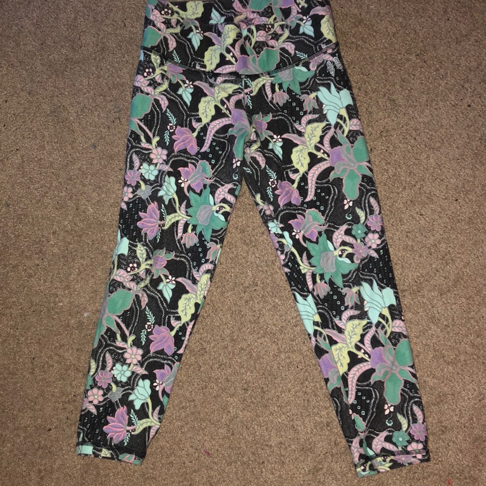 VS crop leggings